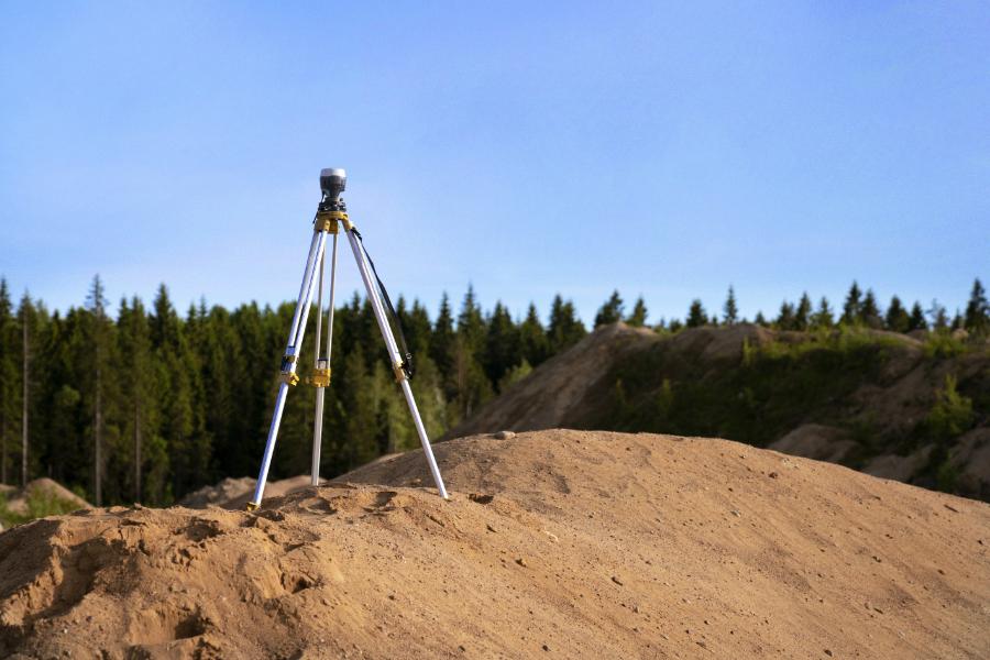 Δέκτης GNSS σε πεδίο εργασίας