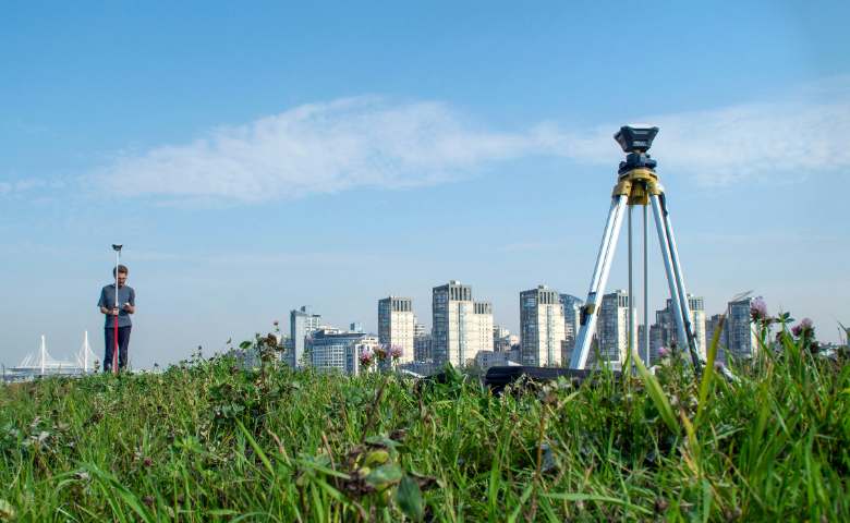 Δέκτης GNSS σε τοπογραφική αποτύπωση, αστικό περιβάλλον